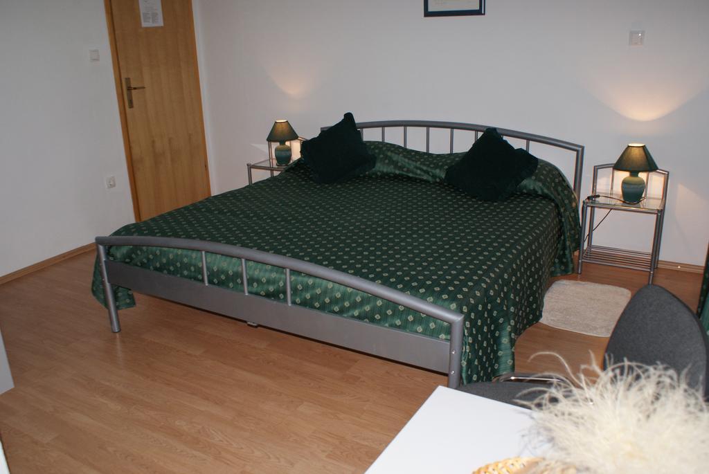 Pansion Ana Hotell Mali Lošinj Exteriör bild