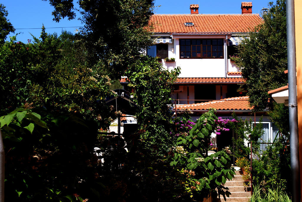 Pansion Ana Hotell Mali Lošinj Exteriör bild