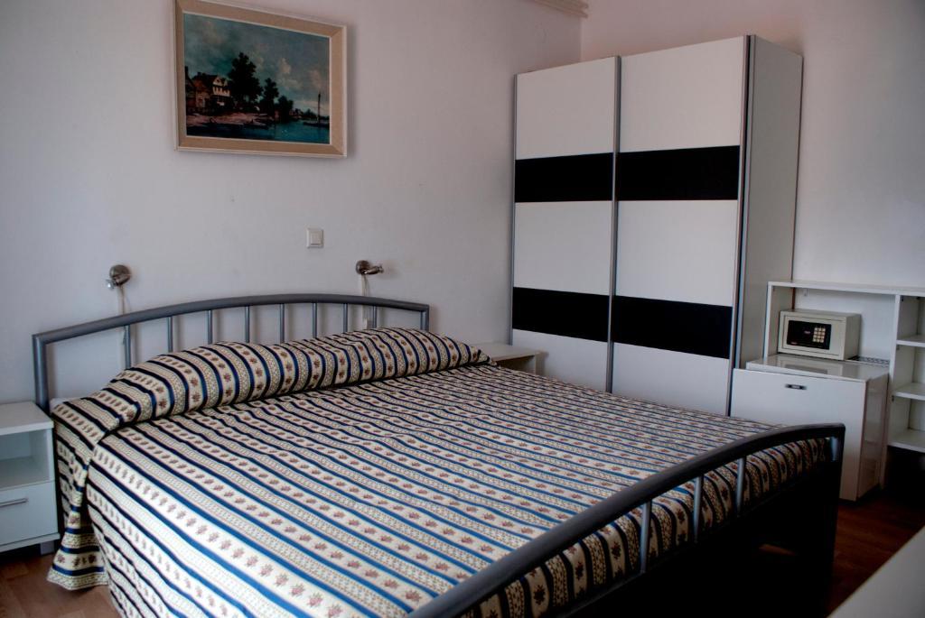 Pansion Ana Hotell Mali Lošinj Rum bild
