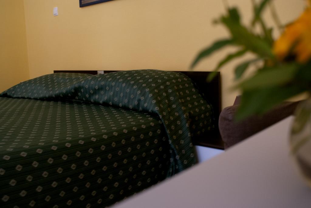 Pansion Ana Hotell Mali Lošinj Exteriör bild