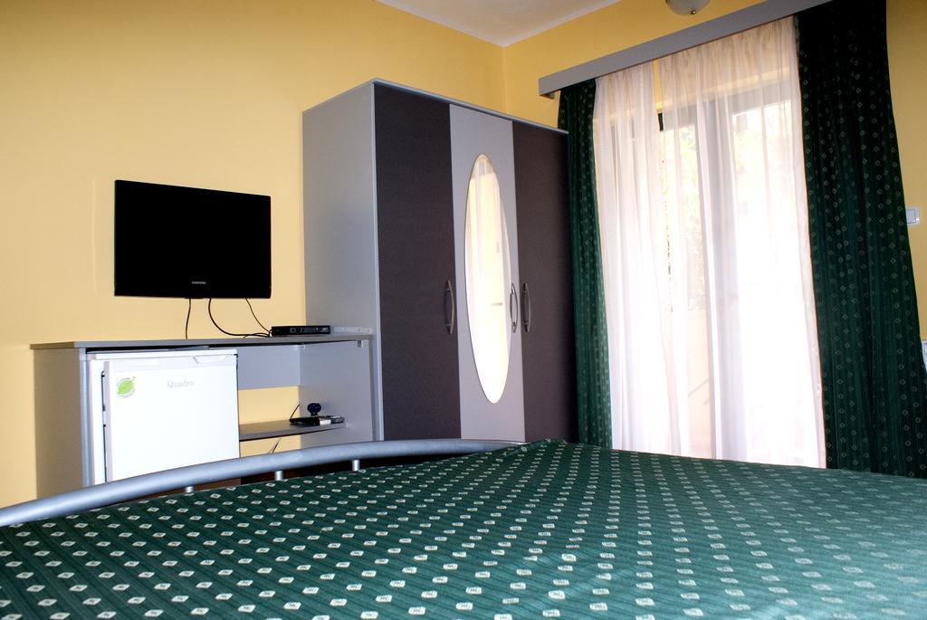 Pansion Ana Hotell Mali Lošinj Exteriör bild