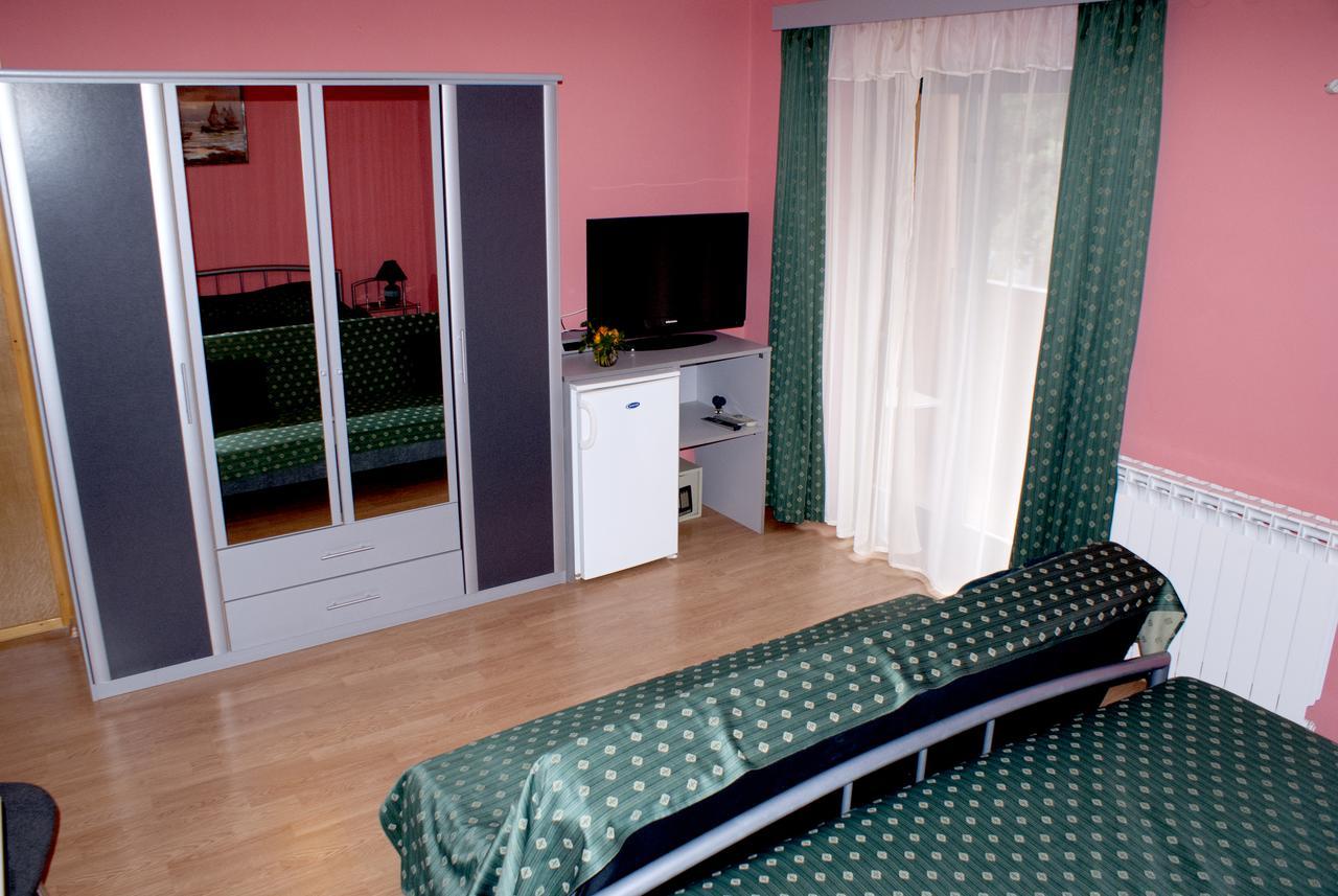 Pansion Ana Hotell Mali Lošinj Exteriör bild