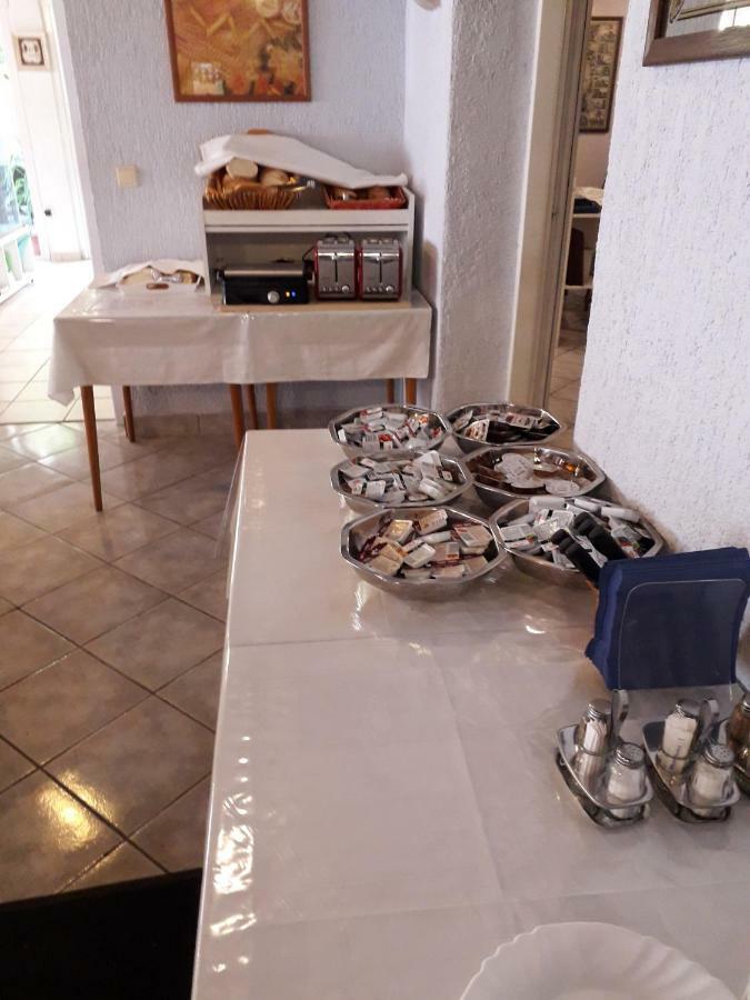 Pansion Ana Hotell Mali Lošinj Exteriör bild