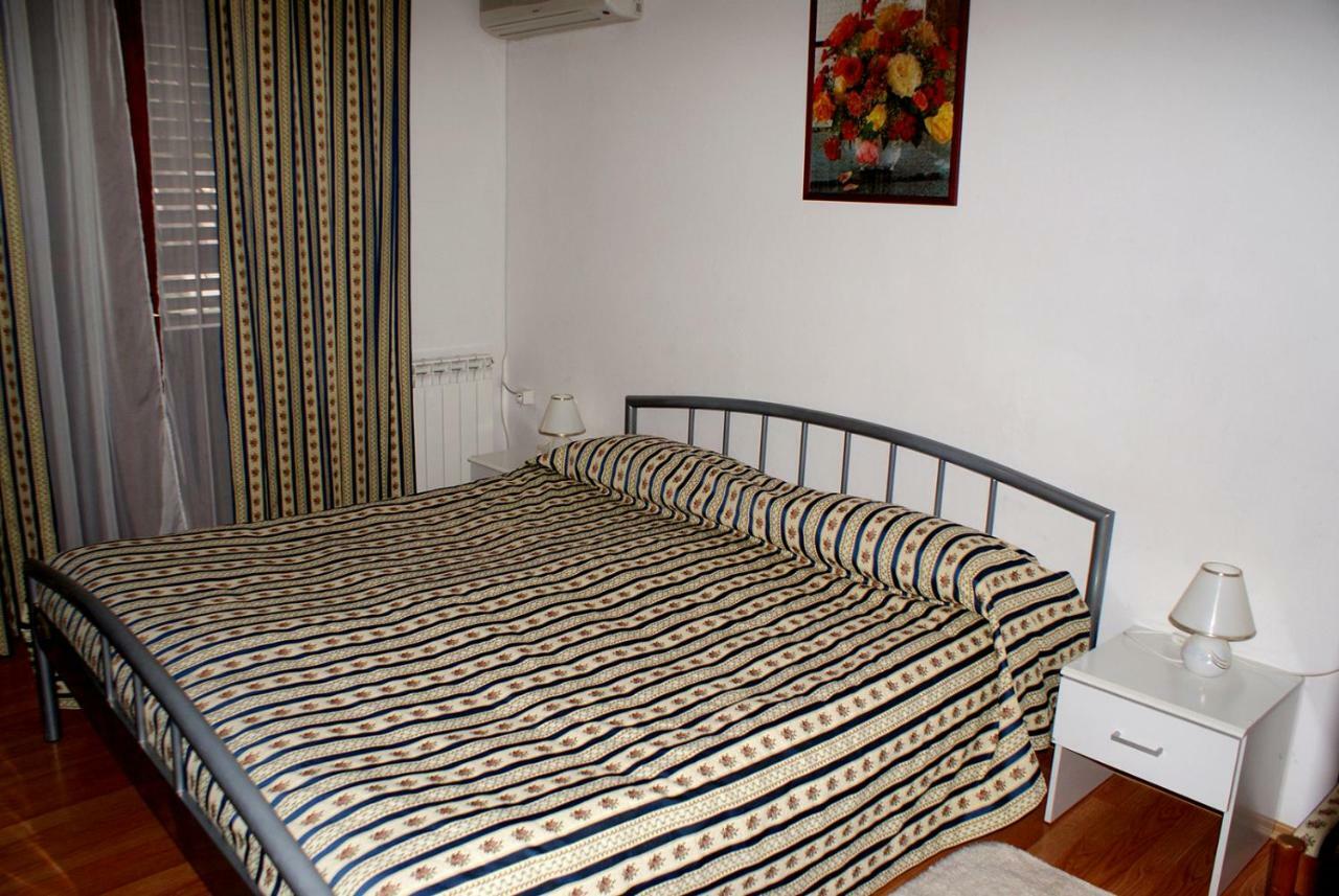 Pansion Ana Hotell Mali Lošinj Exteriör bild